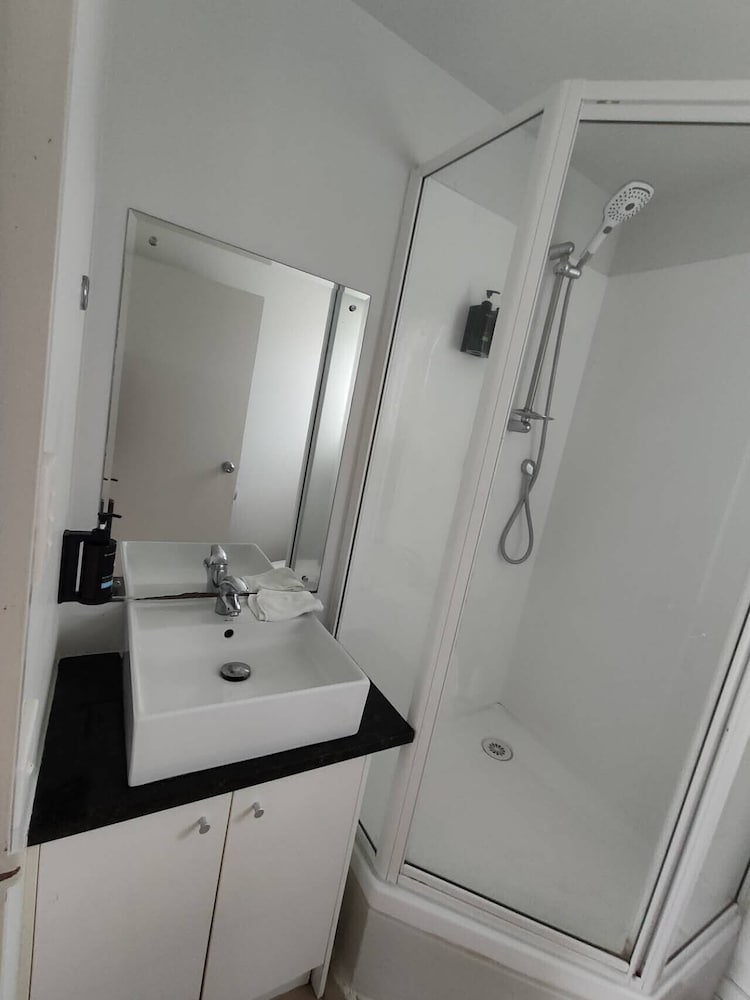 4 double and 2 Sofa Beds in 2 Bedroom