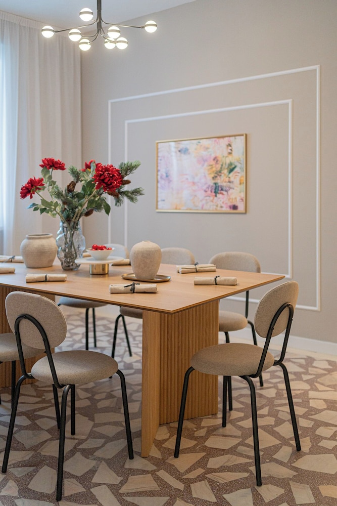Loggia & Luxe 4BR Penthouse in Universitatii Area