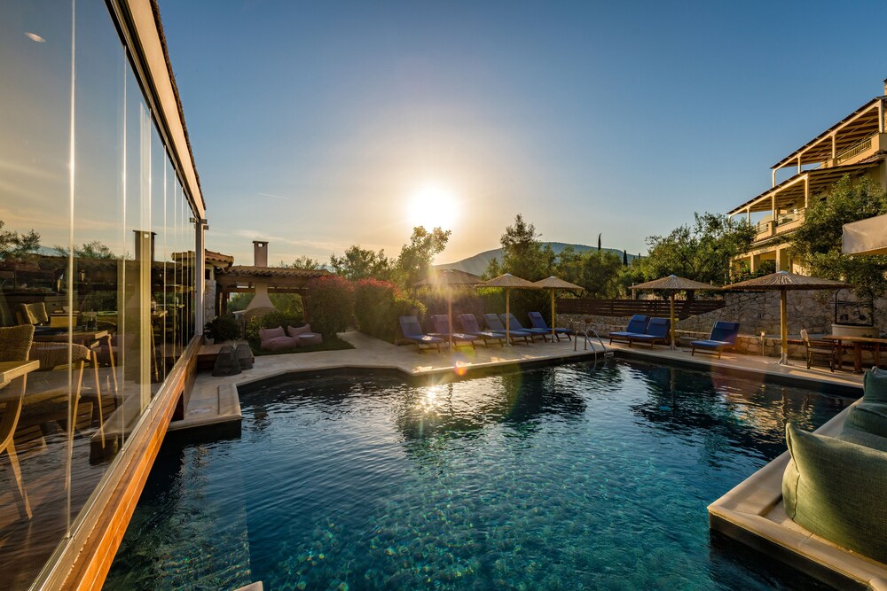 Anthemion Suites & Villas