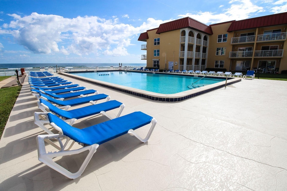 Point East 320