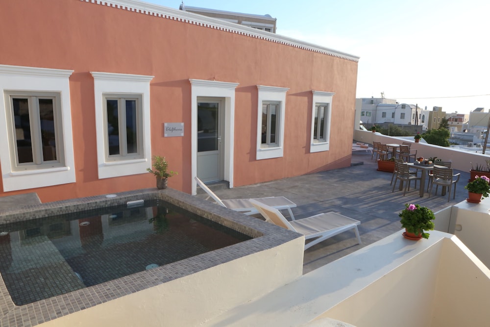 Nomikos Mansion