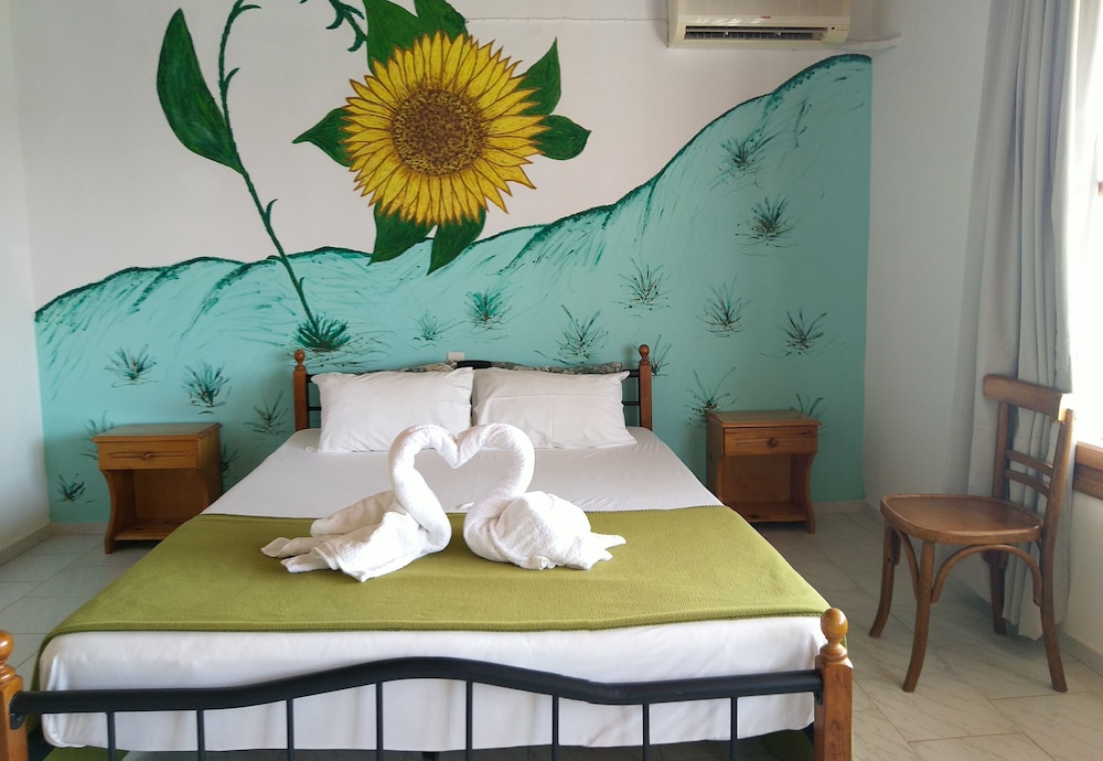 AMARANTHOS SKIATHOS VIEW