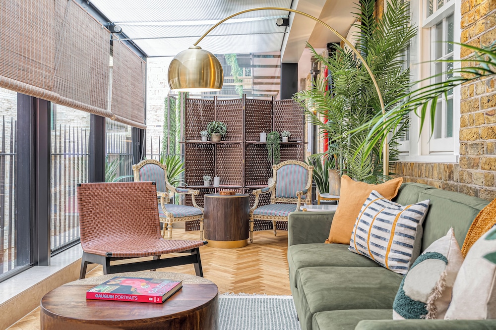 Luxury flats near Big Ben and London Eye
