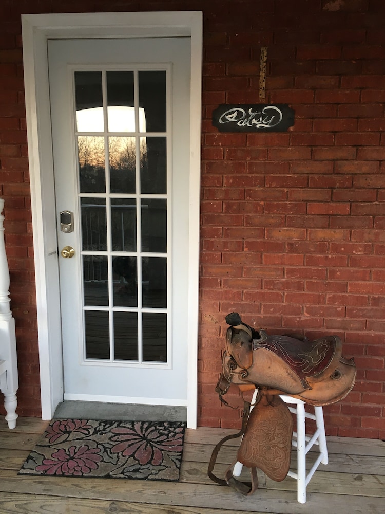 Country Music B&B Studios