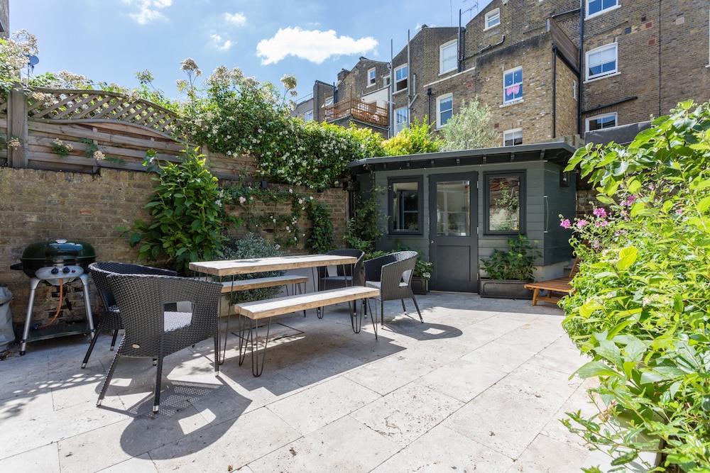 Oakington Road by Onefinestay