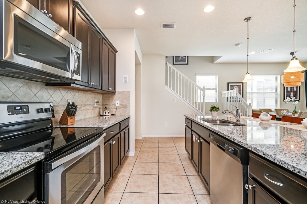 1939majorca Fantastic 5 Bed 4 Bathroom Town Home - Image 5