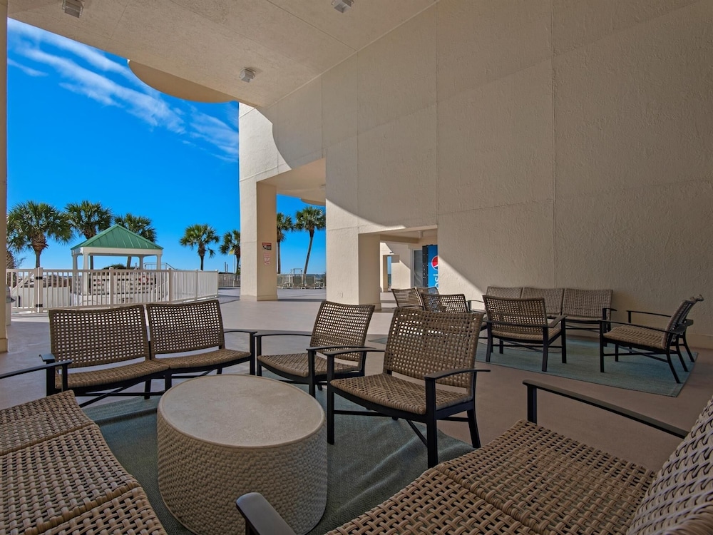 Hd1605 2 Bedroom Condo by RedAwning view 4