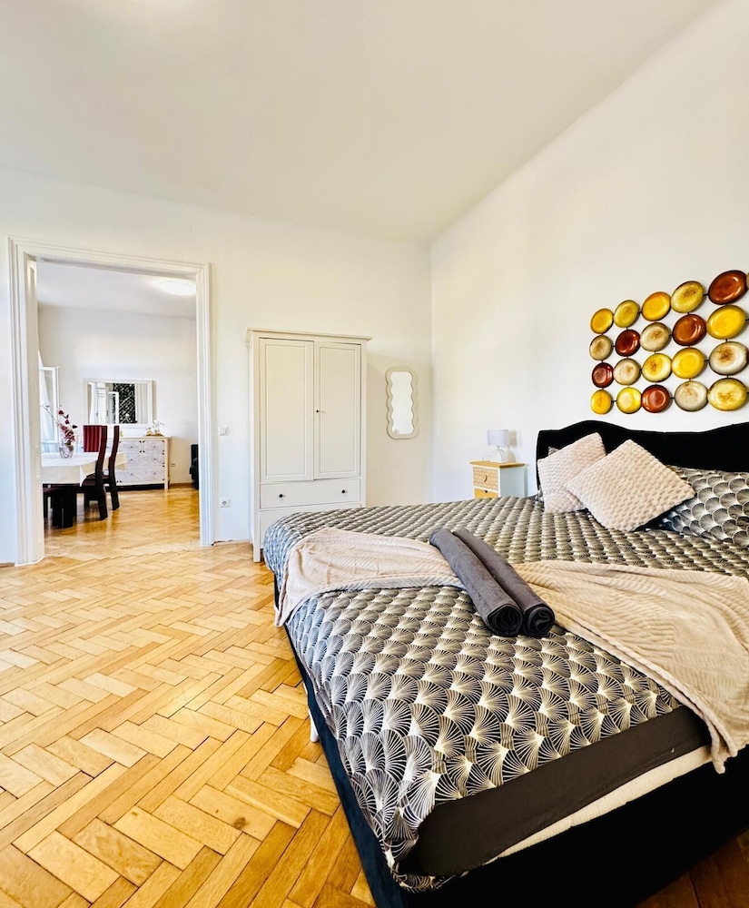 Comfortable 1BR Lounge Westbahnhof