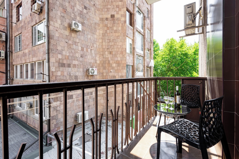 Apartment by Luxe Group SN290
