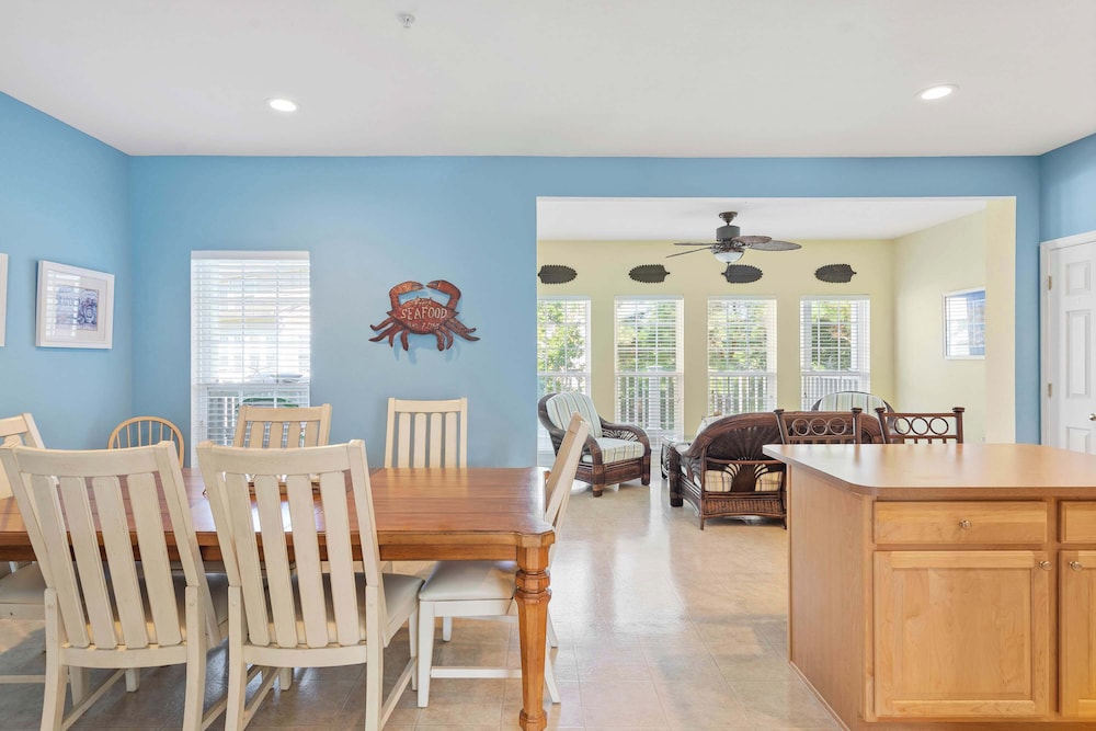 Creekside Getaway Stay for 8