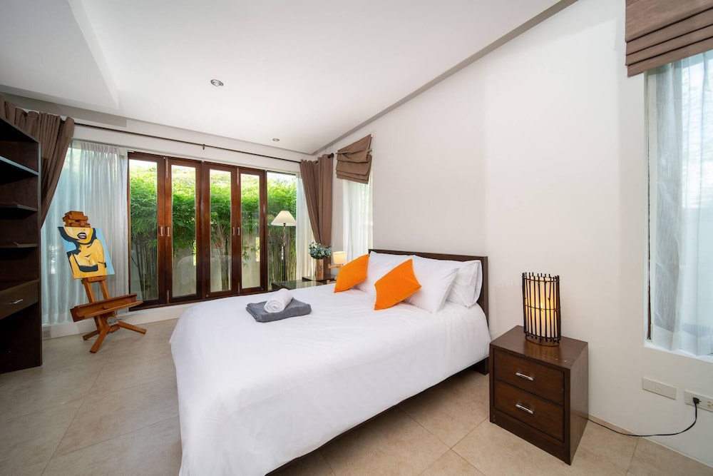 Spacious Private 4 BR Villa With a Working Office