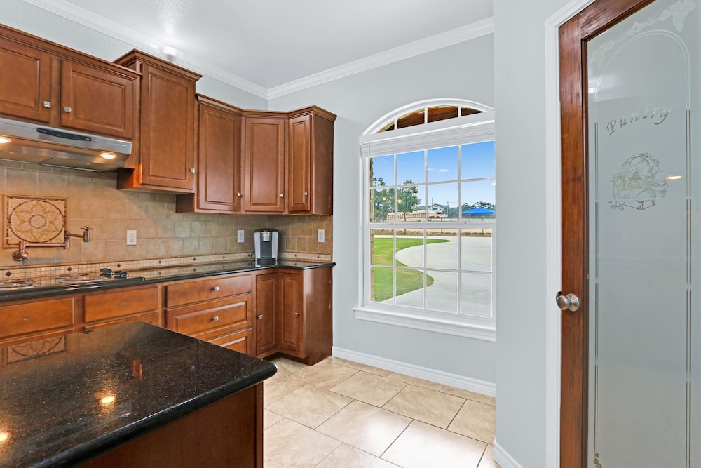 6A Ranch Luxury Meets Country!