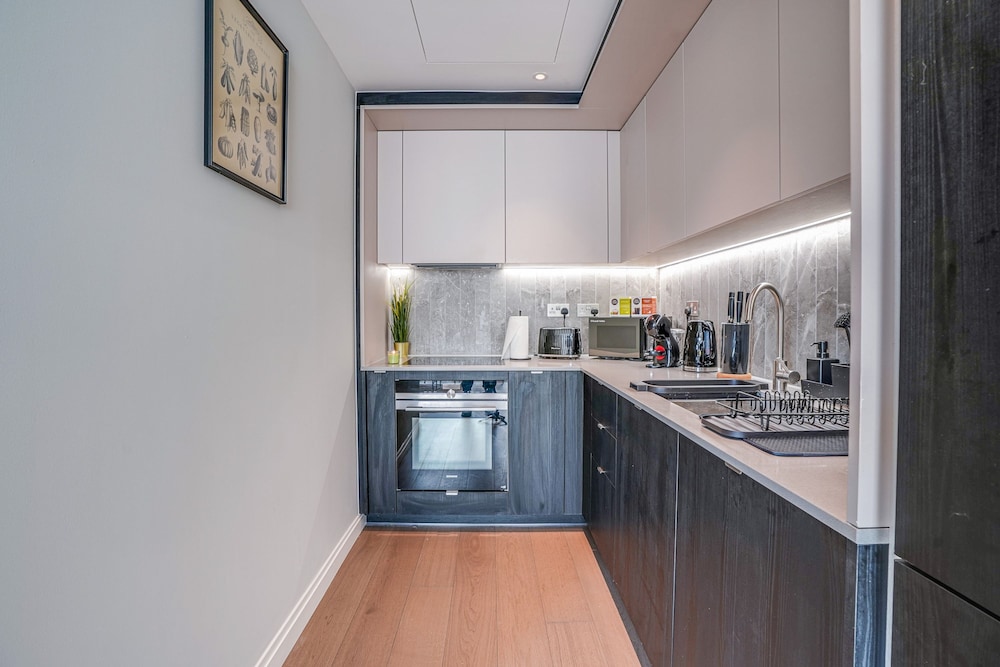 Central London Stay in Vauxhall With Balcony