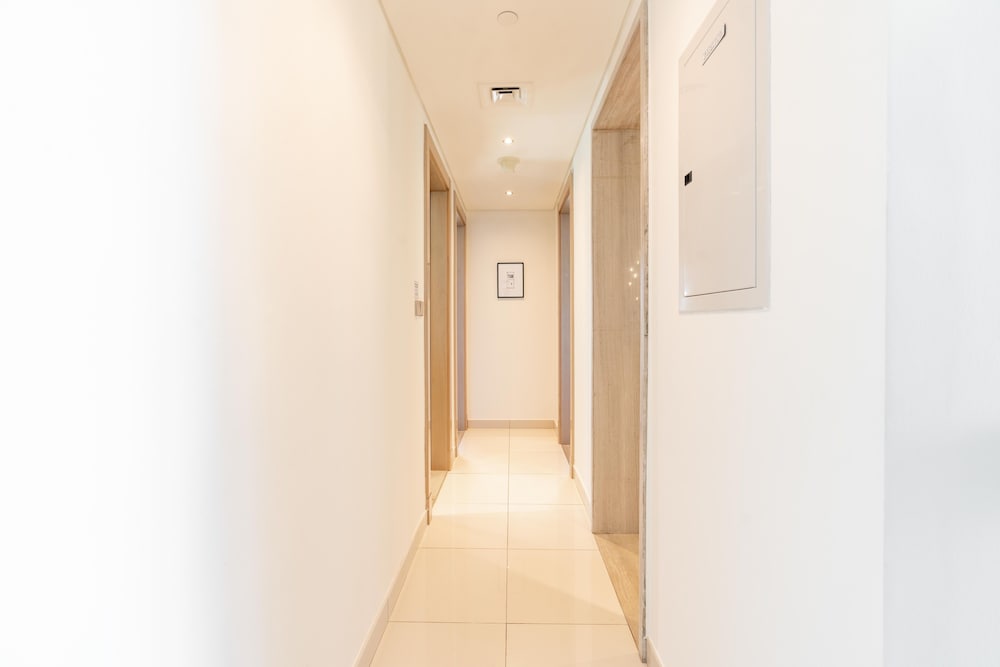 GLOBALSTAY. DAMAC Tower Paramount