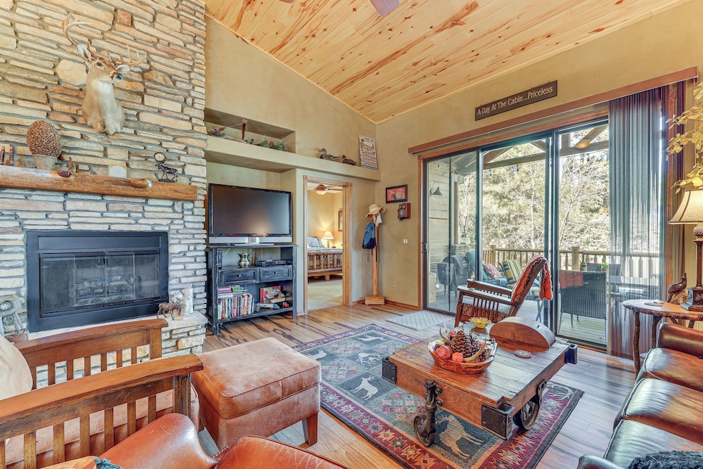Rustic Retreat w/ Spacious Deck in Show Low!