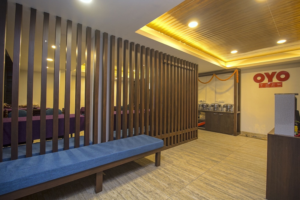 Lobby & Reception
