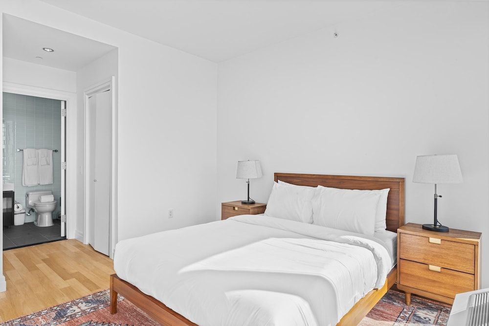 Forte Select by Rove Travel 2BR Midtown West Apt