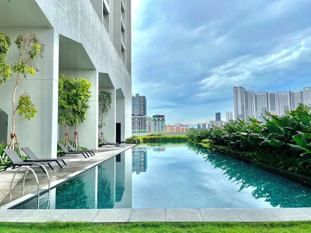 Staycation V Residence - Sunway Velocity