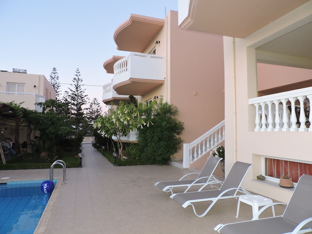 Golden Rose Suites