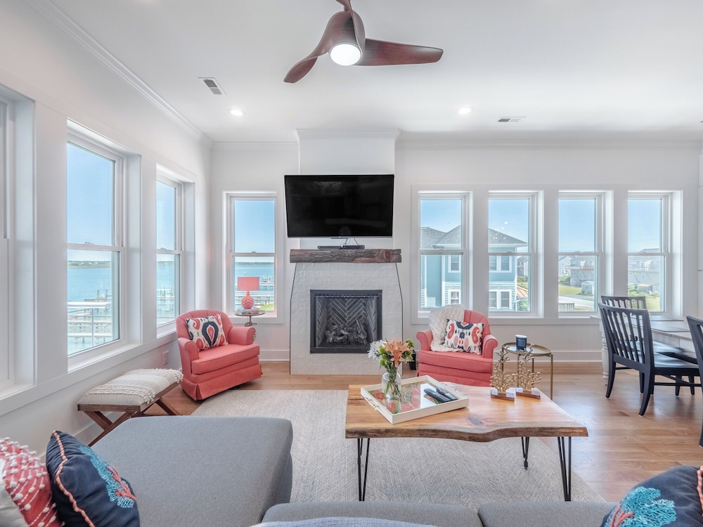 Channel 6 by Topsail Realty