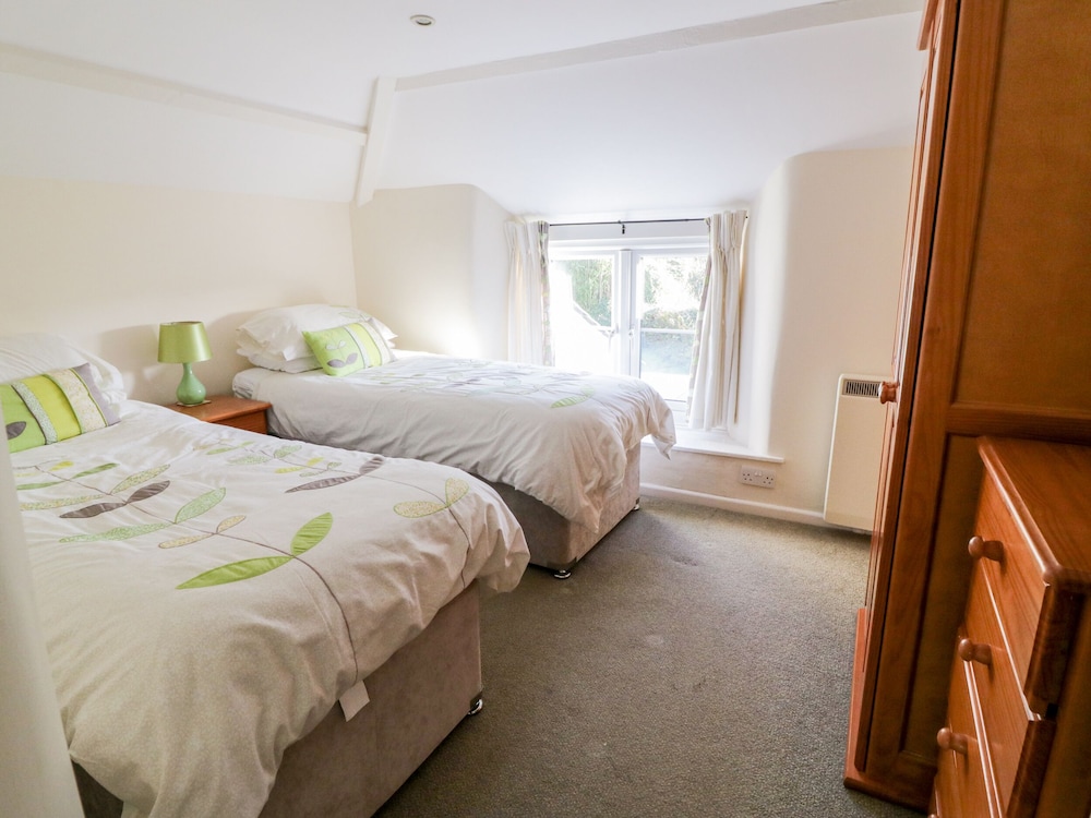 3 Rose Cottages