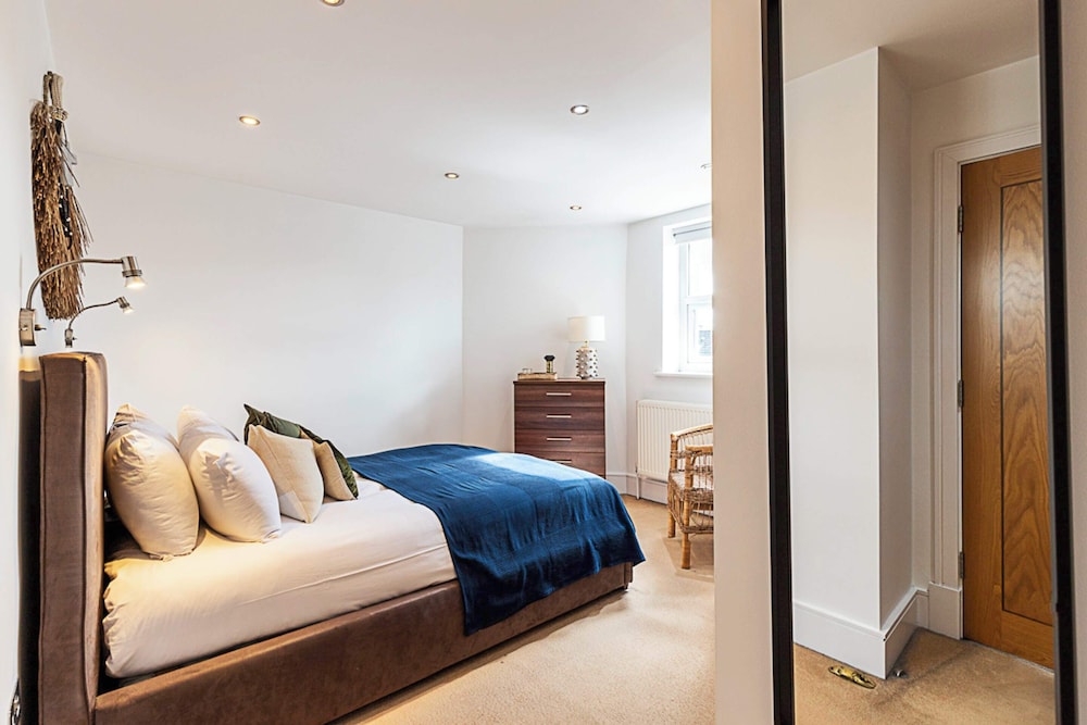 Stylish One Bedroom Apartment
