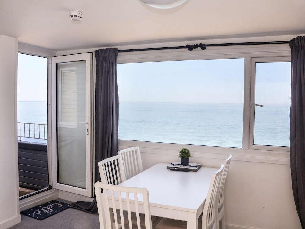 8 Seaview @ Bridlington Bay