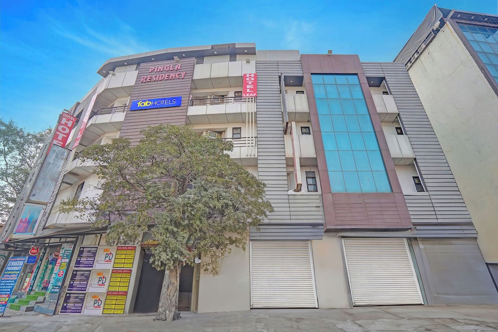 Fabhotel Pingla Residency