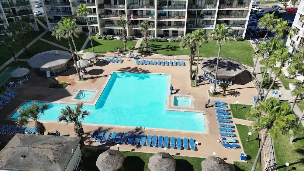 Saida Beachfront Luxe Condo Two Heated Pools 2 Bedroom Condo