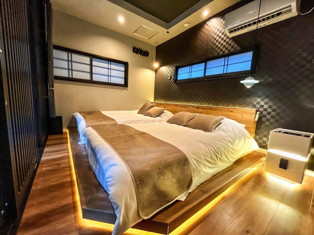 Tokyo Nook