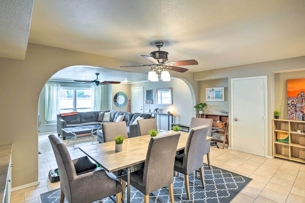 1 Mi to Old Town Scottsdale: Home w/ Putting Green view 2