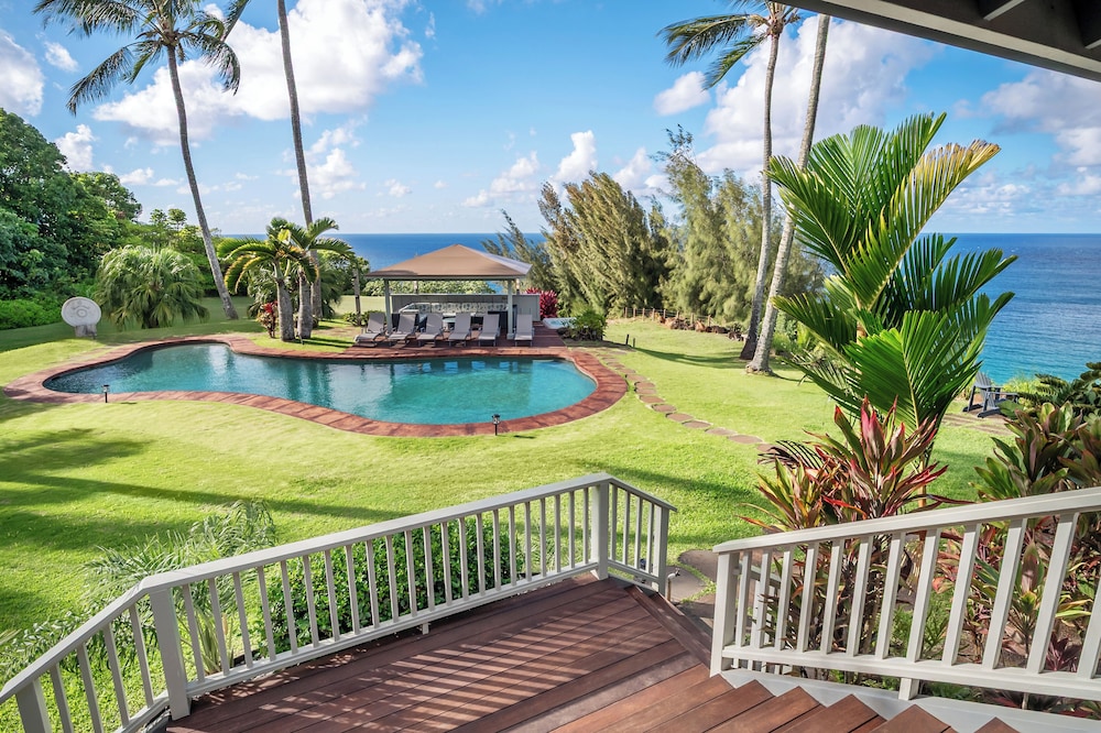 Secret Beach House in Kilauea