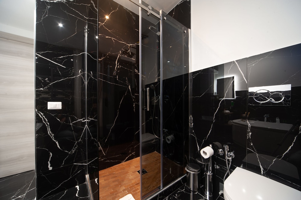 StarHome NAVONA