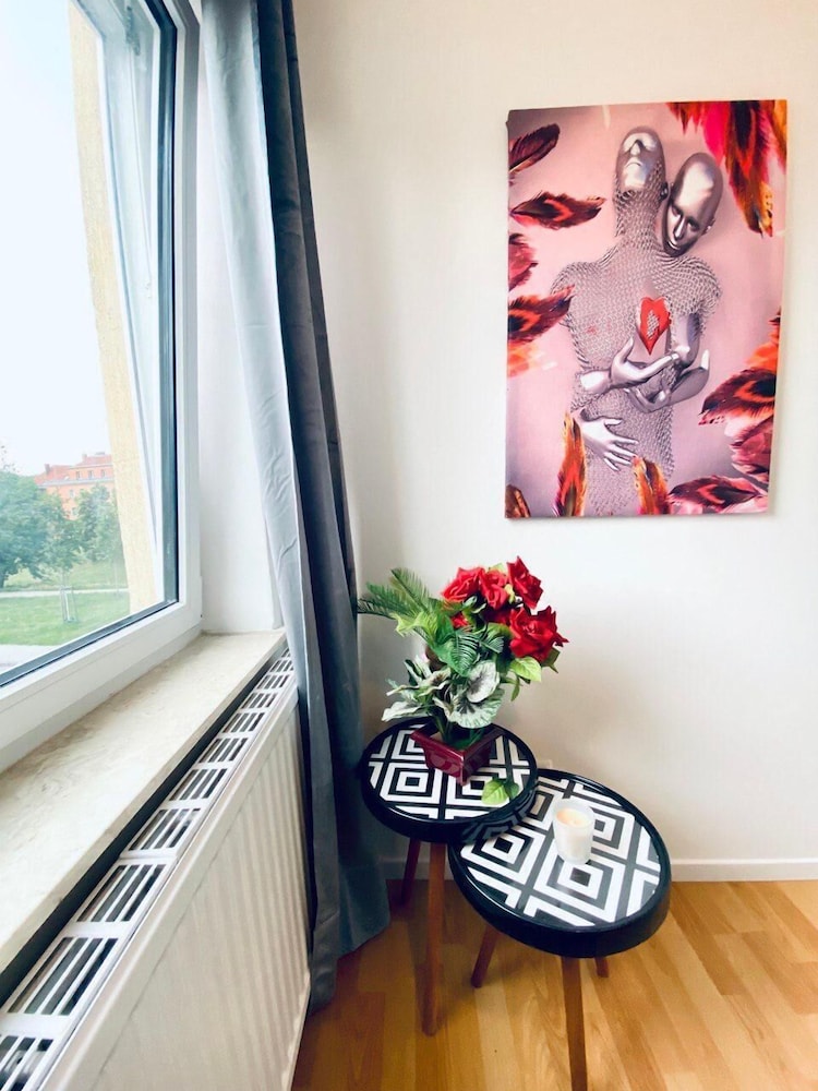 Spacious 4 BR Apt Perfect for Groups