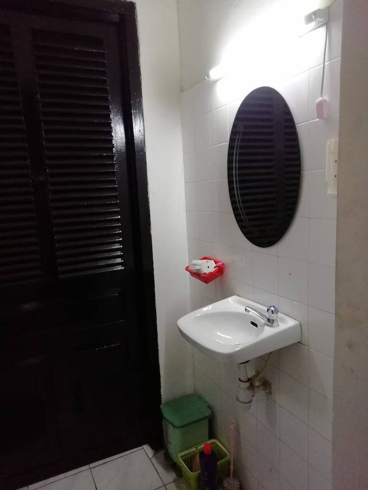 East & West Dormitory And Guesthouse view 3