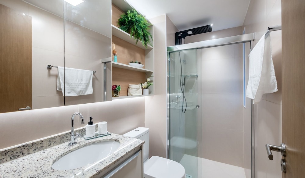 Cozy and Charming Apt in Salvador Ita0304