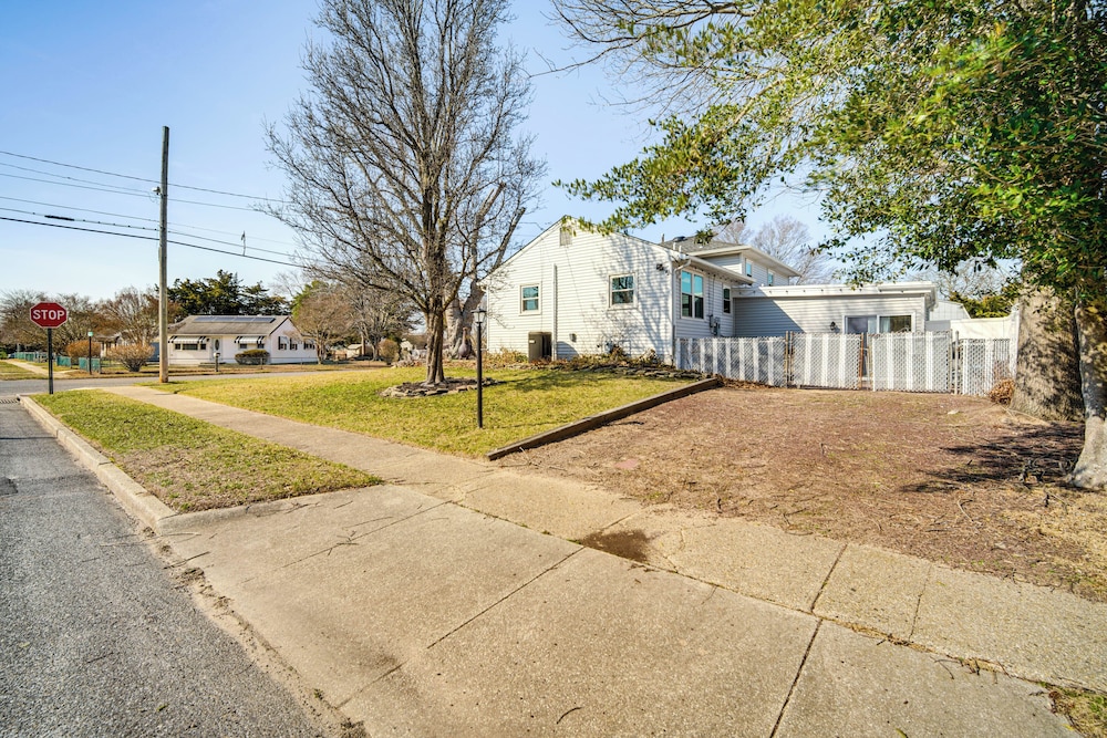 8 Blocks to Beach: Bbq-ready North Cape May Home!