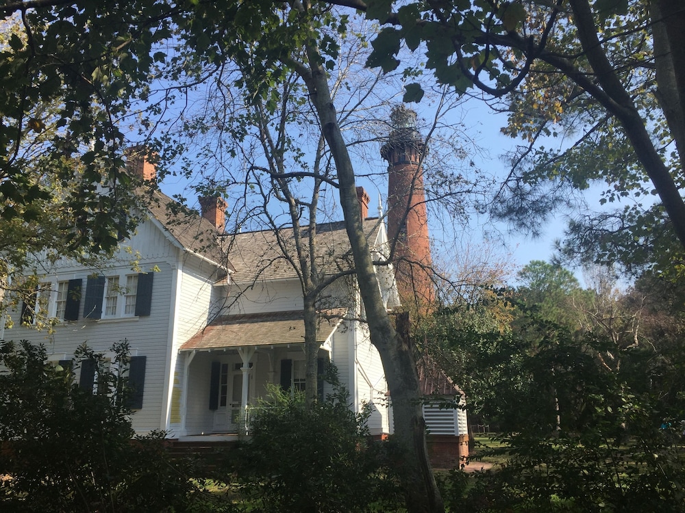 Cypress Moon Inn