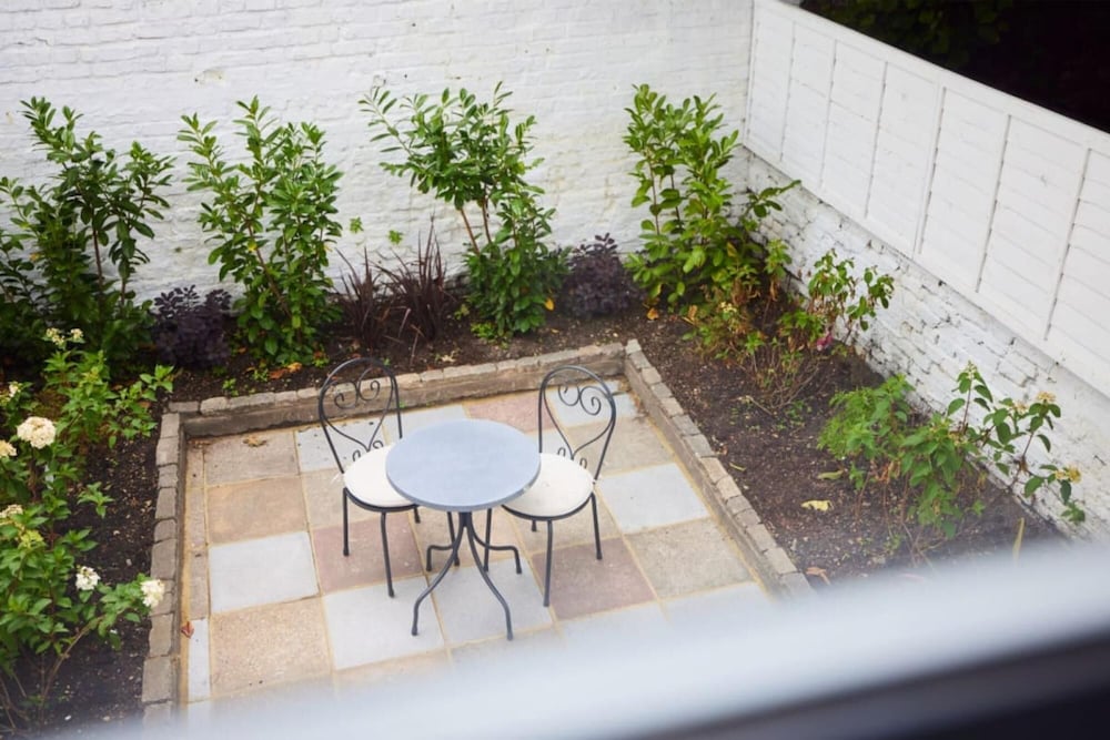 outdoor bbq area