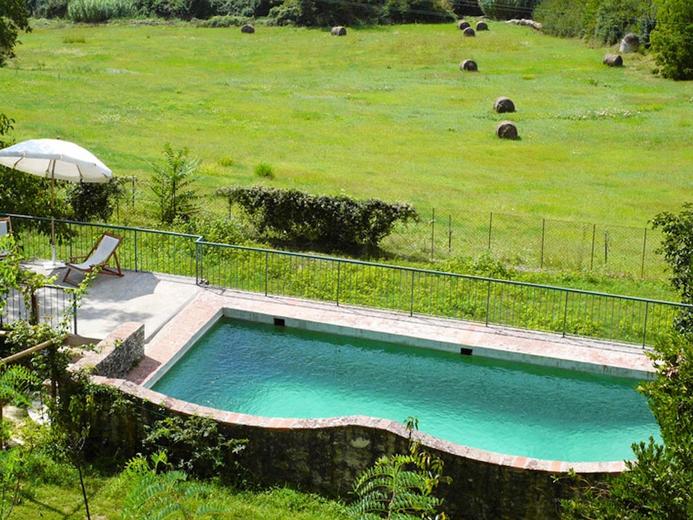Charming Villa With Pool in Florence photo 2