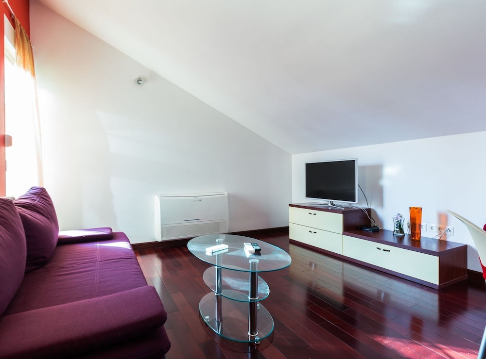 Elegant and Lavish Leisure Apartments Zadar With Outdoor Pool