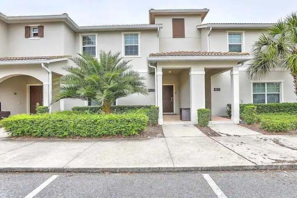 Let's Glo Now Adventure Cove Villa 4 Bedroom Townhouse