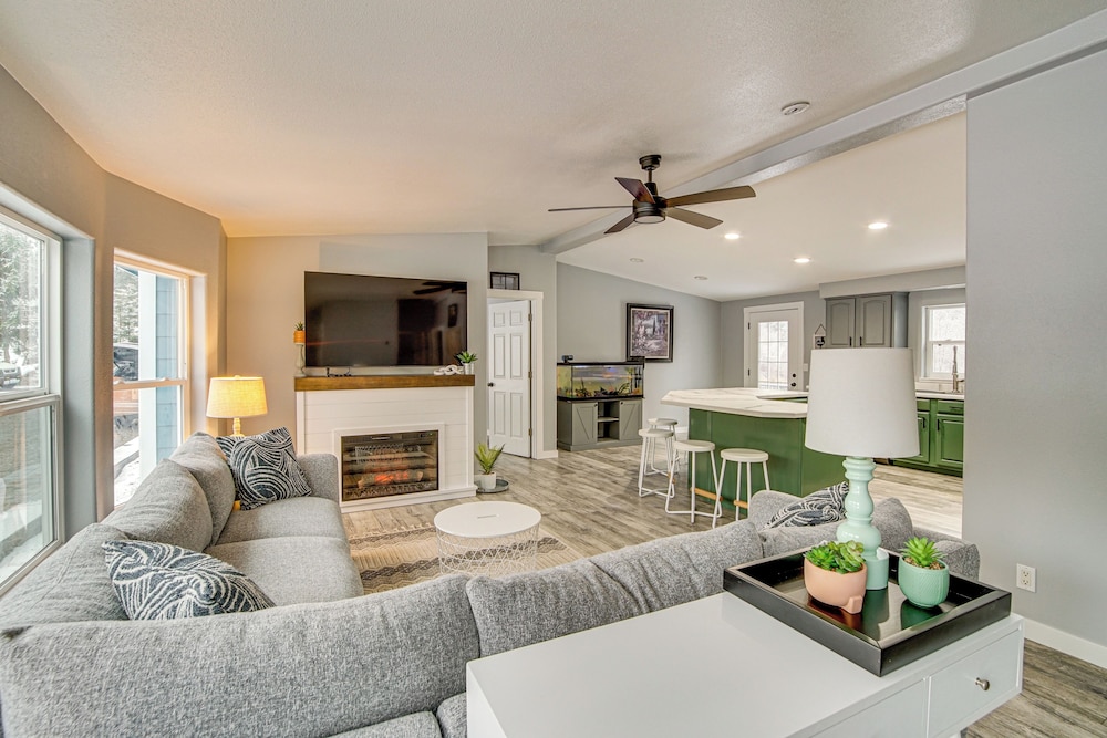 6 Mi to Cle Elum River: Family-friendly Home!