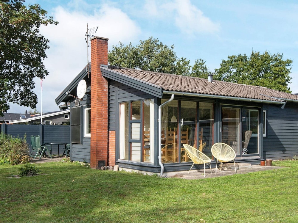 6 Person Holiday Home in Borkop