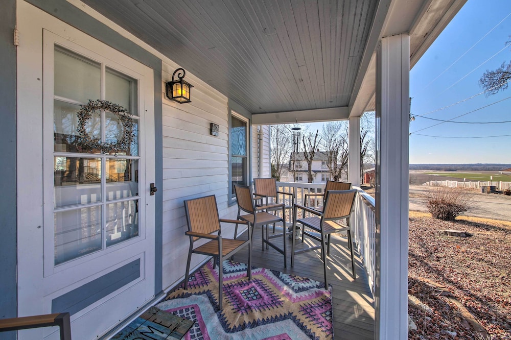 Cozy Augusta Home w/ Porch: Walk to Katy Trail!