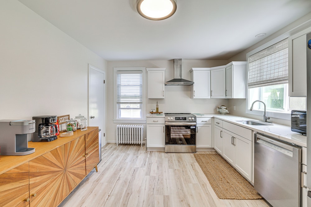 Fish & Ski: Lakefront Retreat By Mt Southington