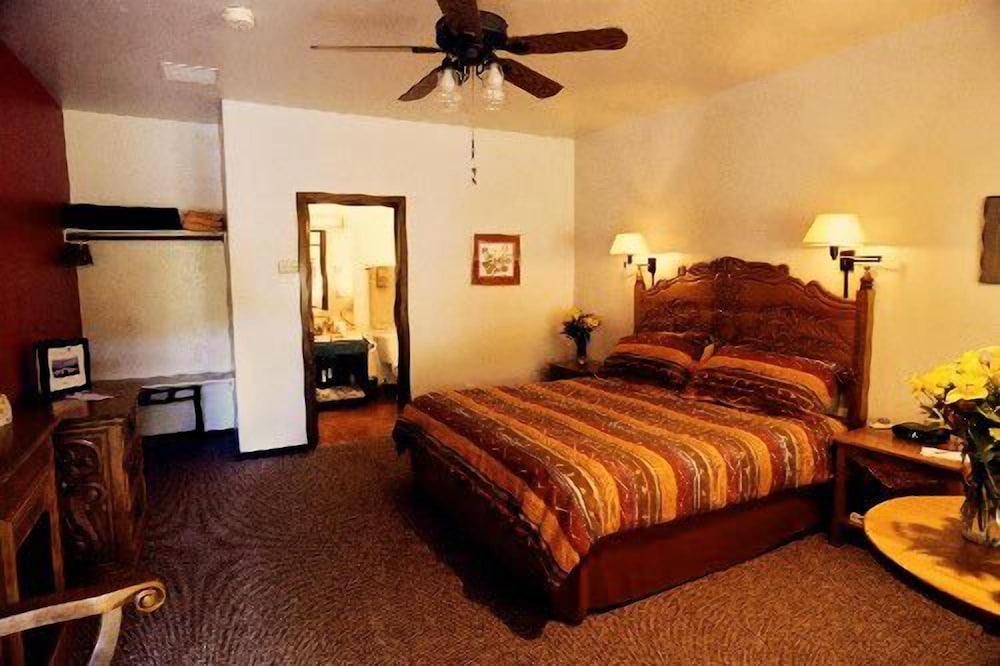 Casa de San Pedro Bed & Breakfast