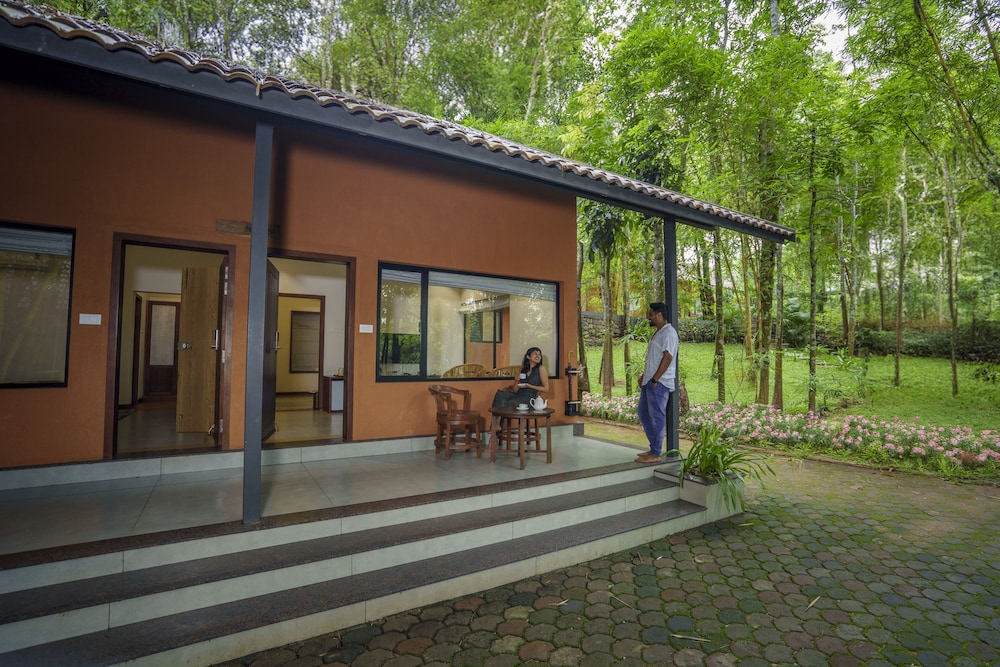 Crystal Kuruva Nature Resort & Spa