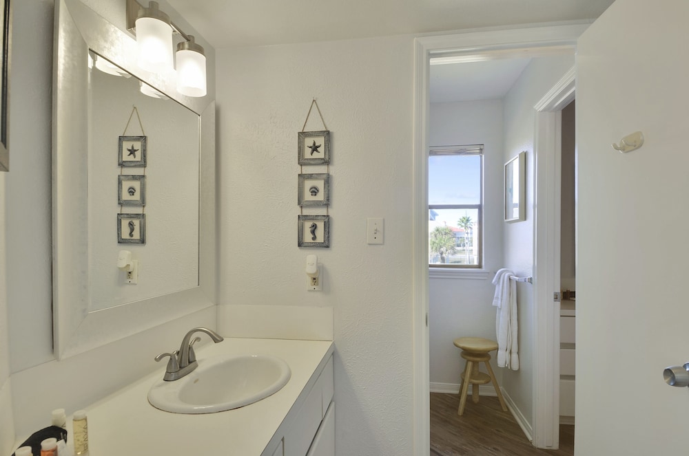 Beachfront Dolphin by Ryson Vacation Rentals