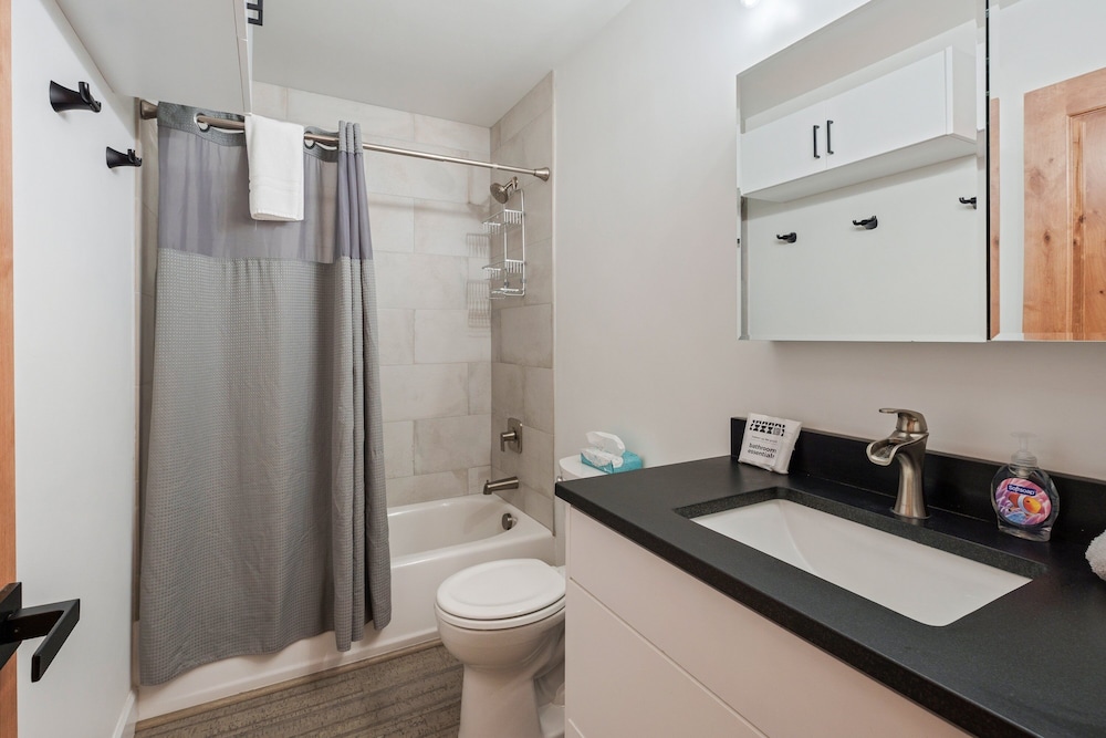 1565 Nw Wall St 128/129 1 Bedroom Condo
